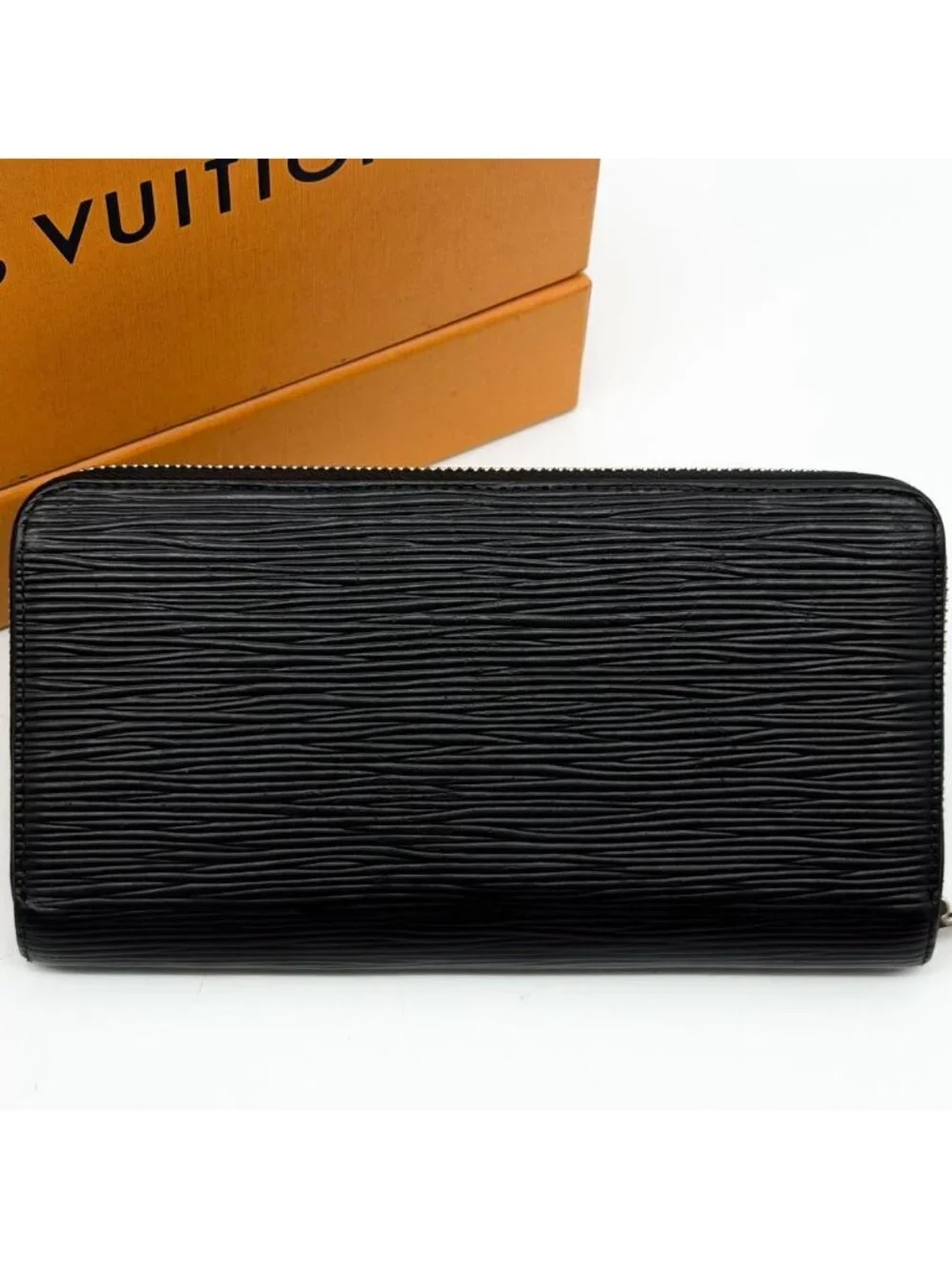 Louis Vuitton Zippy Wallet Epi Black Round